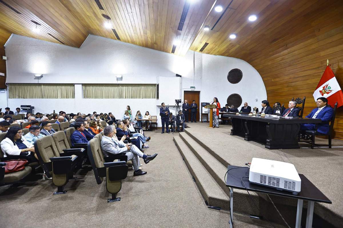 Peru'da Başkan'a Cezai Süreç