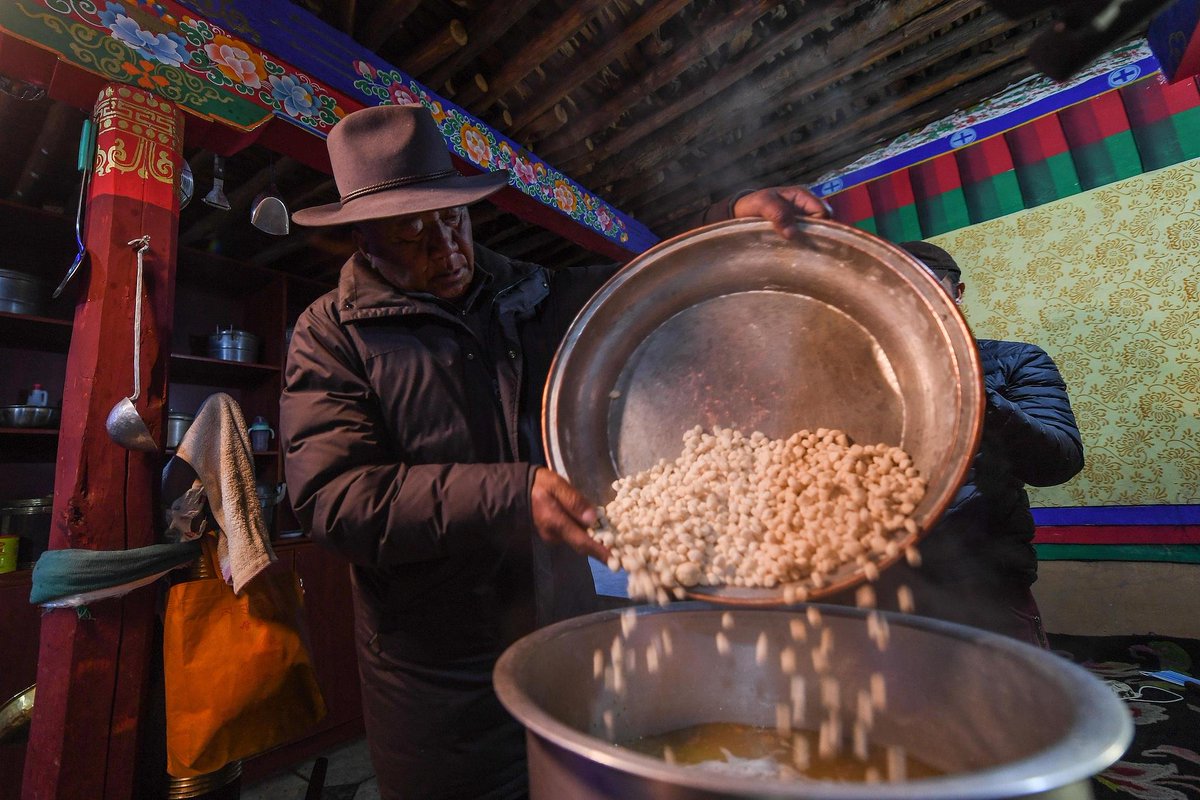 Tibet Yılbaşı Gecesi Coşkusu