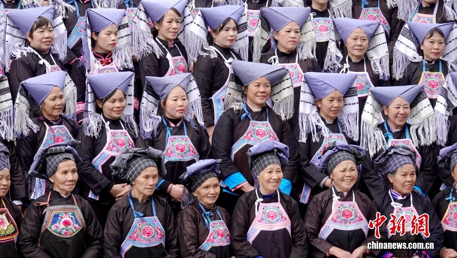 Zhuangların Magpie Festivali Coşkusu