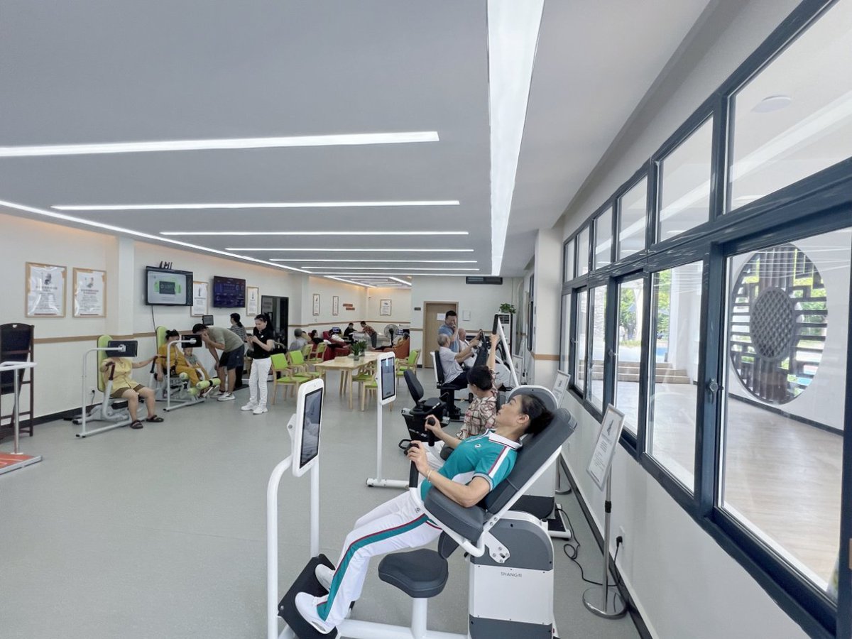 Seniors' Fitness Hub Opens in Chongqing