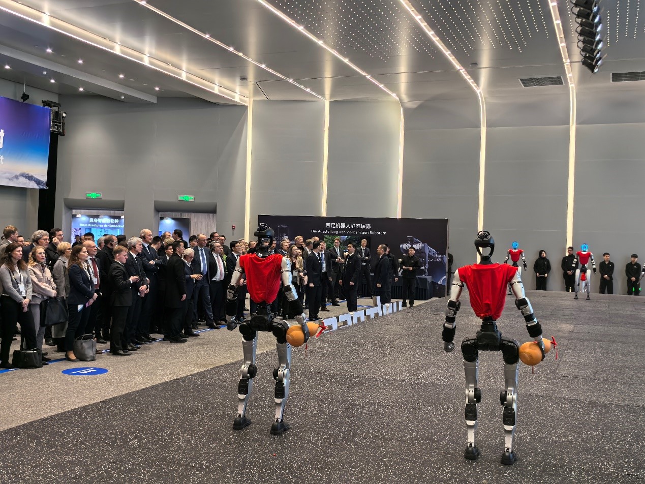 Merz, Robotik Teknolojileri İnceledi