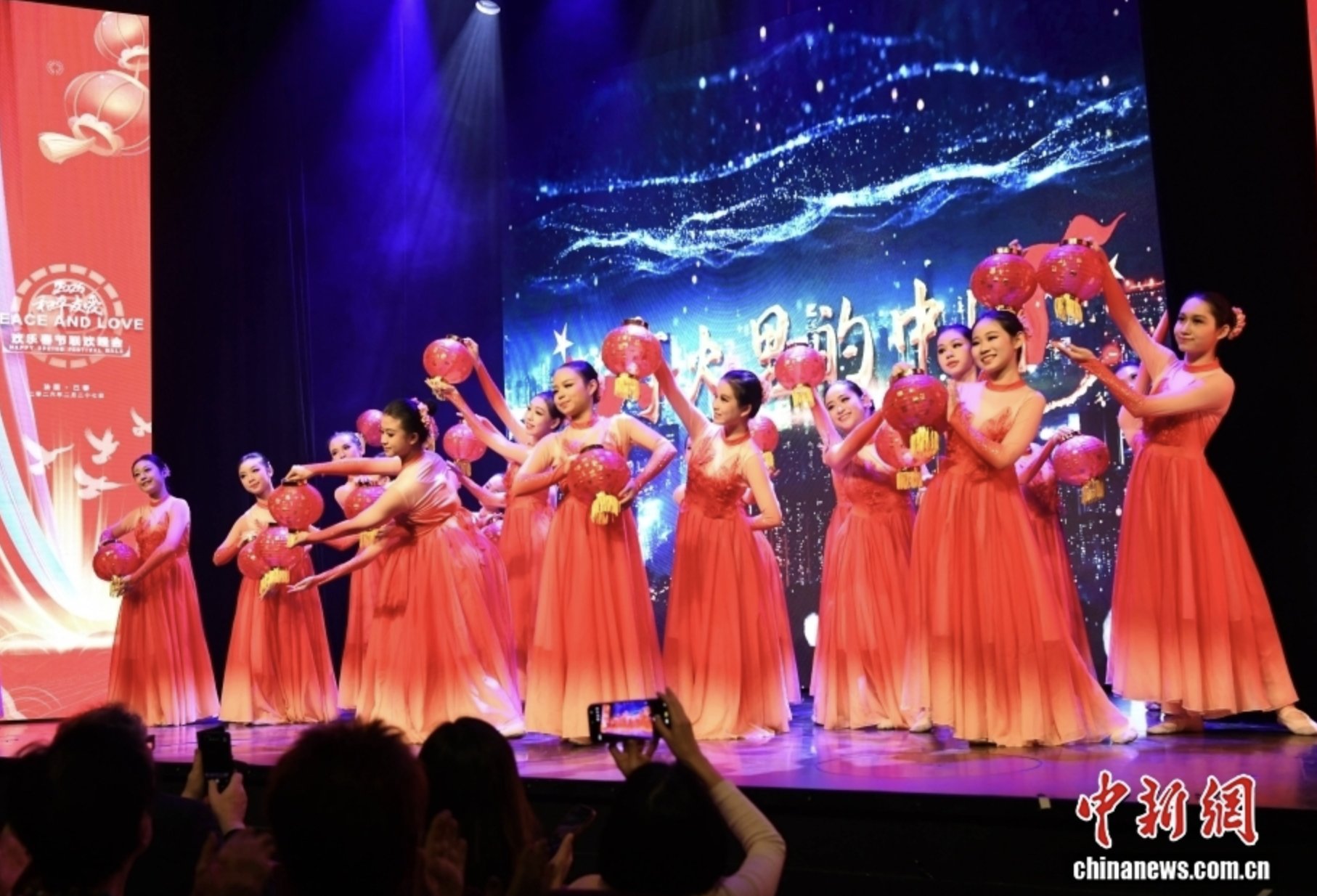 Paris'te Bahar Festivali Gala