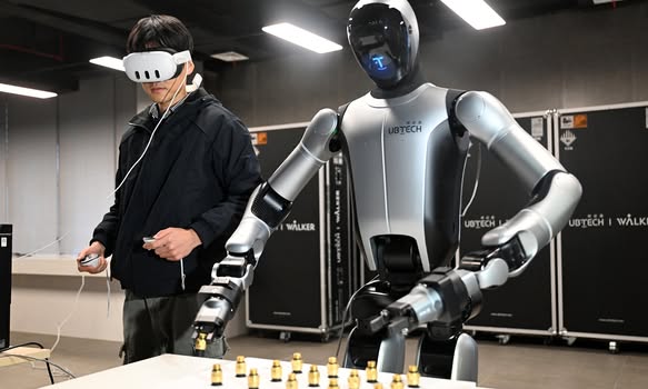 Çinli Gen Z Robot Eğitiyor
