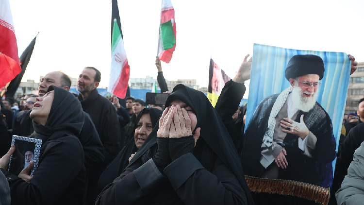 İran'da Khamenei'nin Ölümü Üzerine