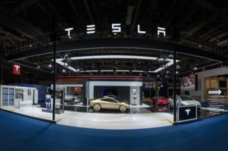Tesla Cybercab Üretime Geçti