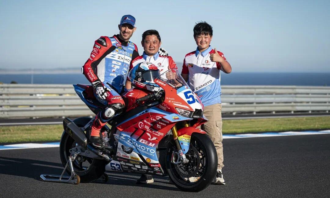 ZXMOTO, WSBK'de Tarihi İki Yarış Kazandı