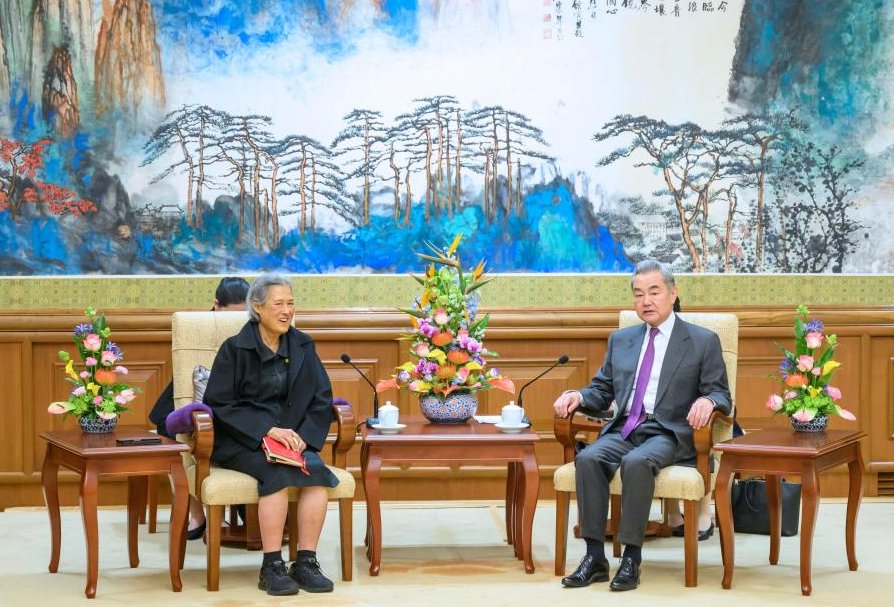Çin Dışişleri Bakanı Wang Yi, Tayland Prensesi ile Görüştü