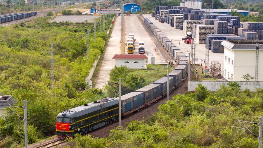 Çin-Laos Demiryolu Ticarette Rekor Büyüme Sağladı