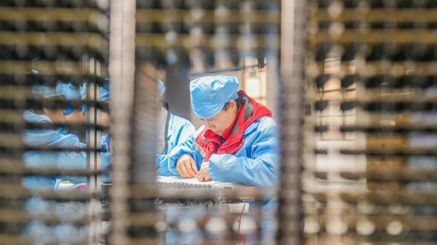 Çin, 2026'da Şirket Yüklerini Azaltacak