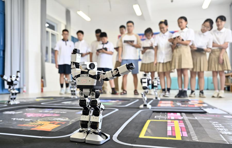 Çin'den Eğitimde Yapay Zeka Atılımı