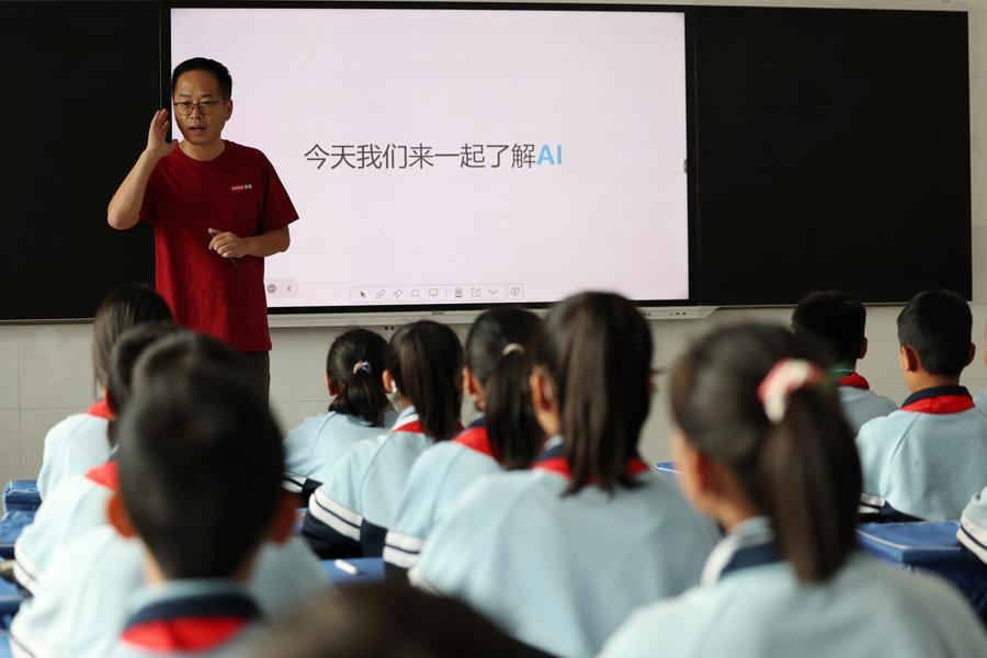 Çin, Eğitimde Yapay Zeka Dönemi Başlatıyor