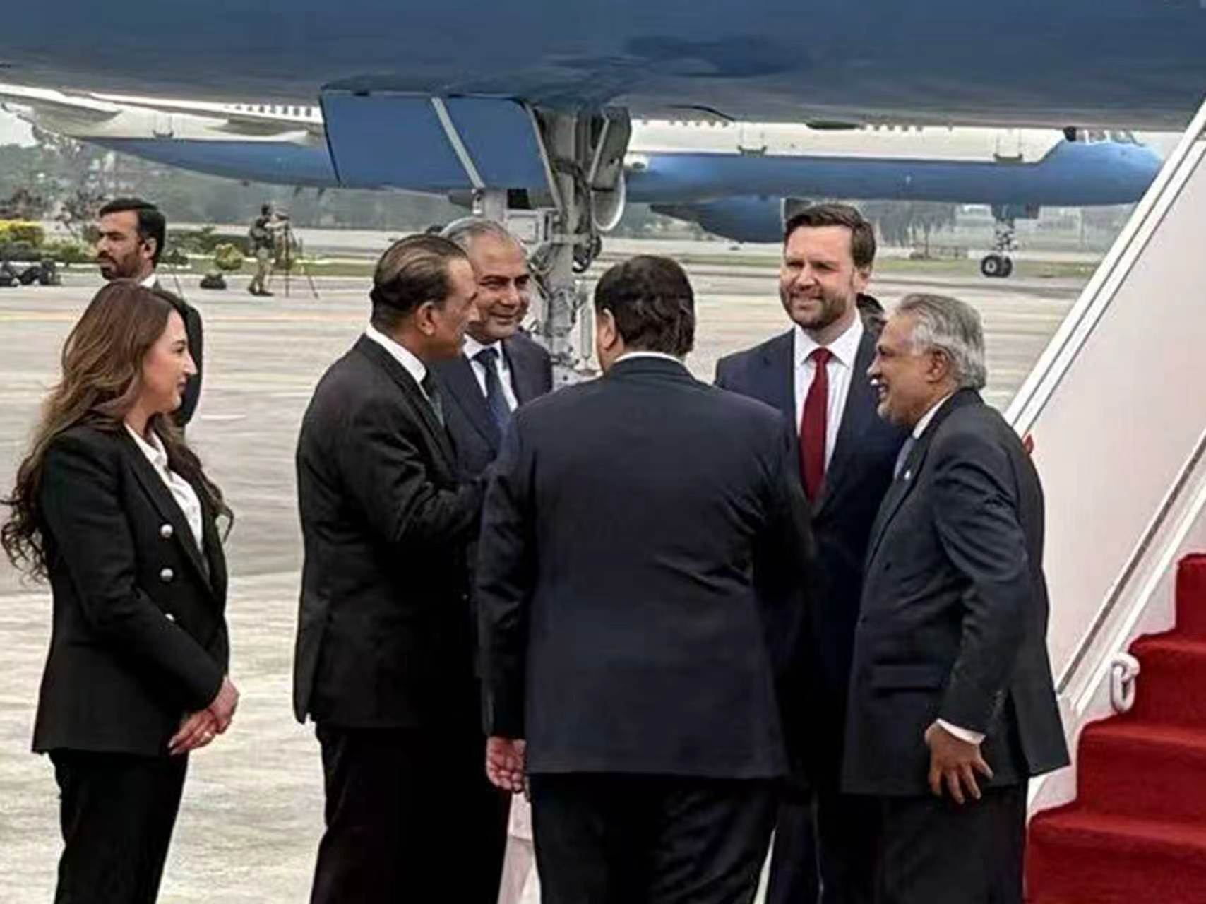 Pakistan Başbakanı, ABD Başkan Yardımcısı ile Görüştü