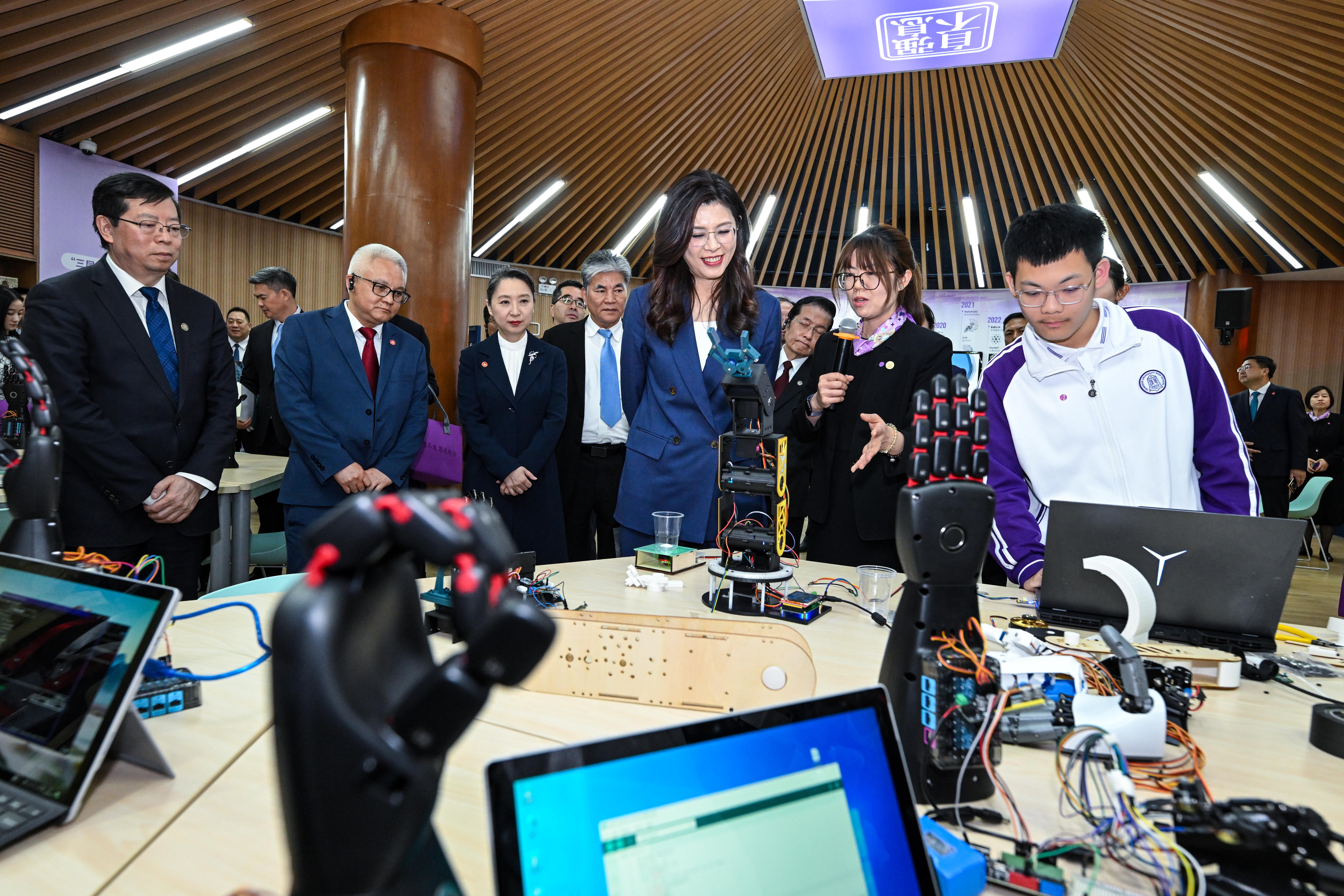 Cheng Li-wun, Yapay Zeka ve İşbirliğini Vurguladı