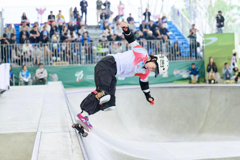 Meng Lingyan, 12 yaşında uluslararası şampiyon oldu