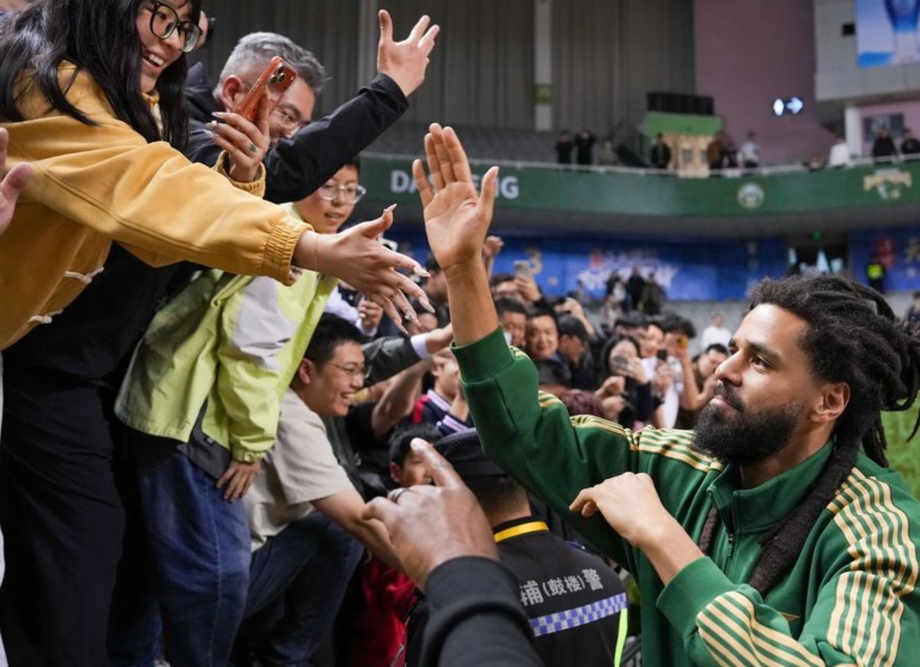 J Cole'un Çin Macerası Beklenenden Hızla Sonlandı