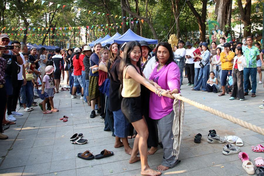 Kamboçya, At Yılı'nı Geleneksel Şekilde Kutluyor