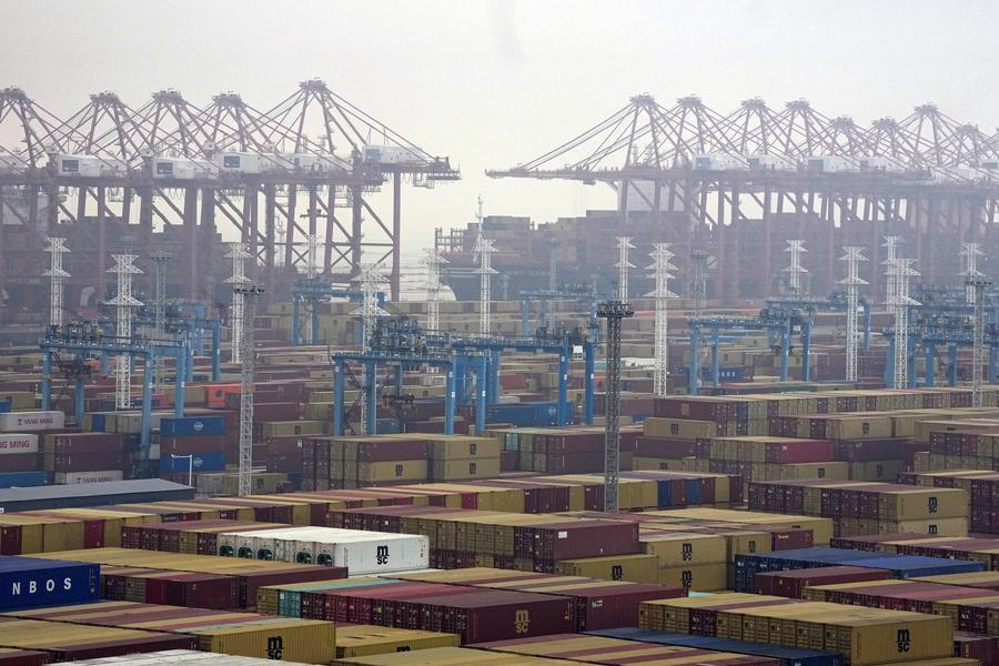 Çin'in Dünya'nın En Büyük Elektrikli Gemisi Hizmete Girdi