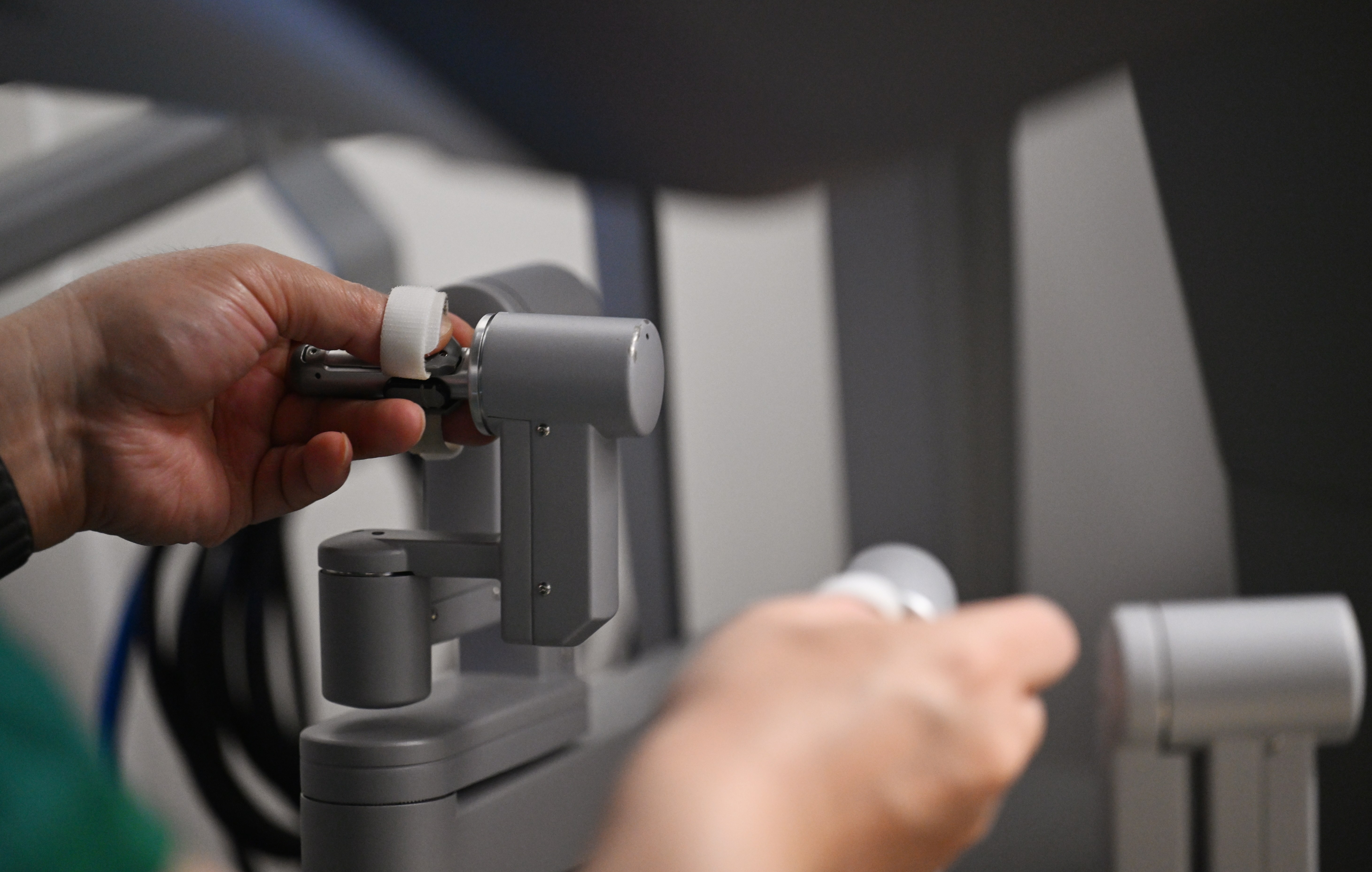 Tianjin'de 10,000'den Fazla Cerrahi Robotla Yapıldı