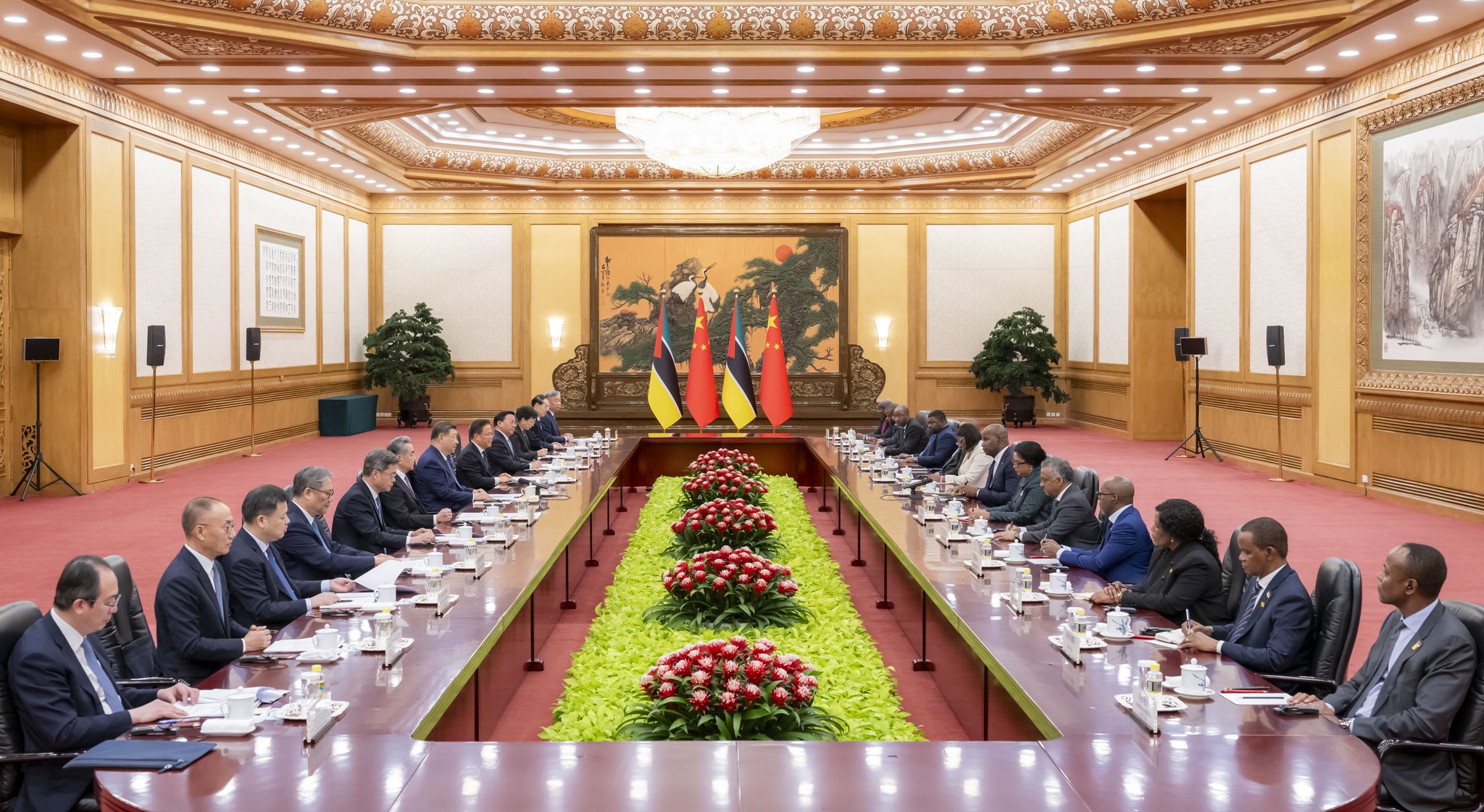 Xi Jinping ve Daniel Chapo'dan İkili İlişki Vurgusu