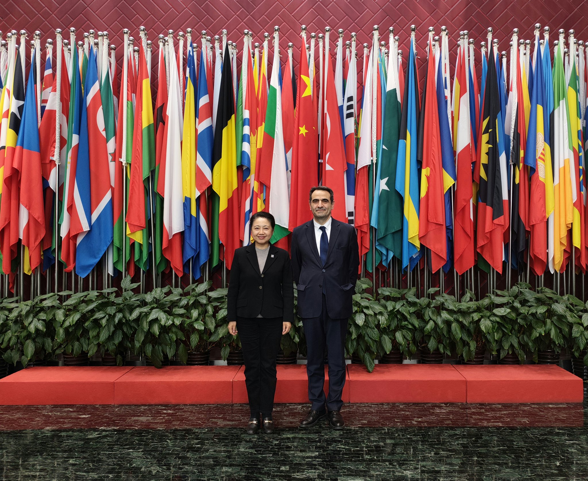 Büyükelçi Ünal, Çinli Yetkili ile Görüştü