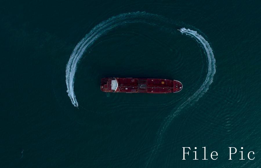 İran, İki Gemiyi Huzursuzluk Nedeniyle Durdurdu