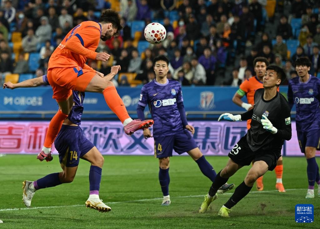 Dalian Yingbo, Liaoning Tieren'i yenerek serisini sürdürdü