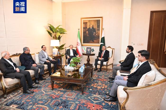 İran Delegasyonu Pakistan'dan Başarıyla Ayrıldı