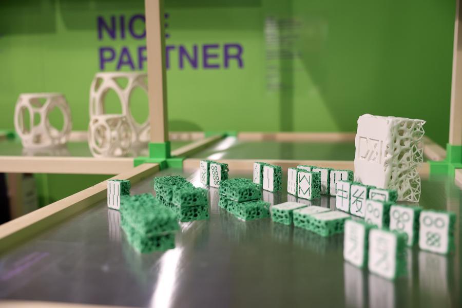 Çinli Tasarımcılar, Milano'da Geleceği Şekillendiriyor