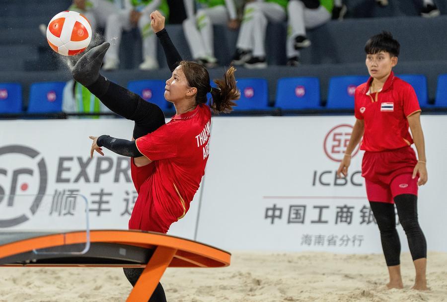 Eski futbolcular teqball ile başarıya ulaştı