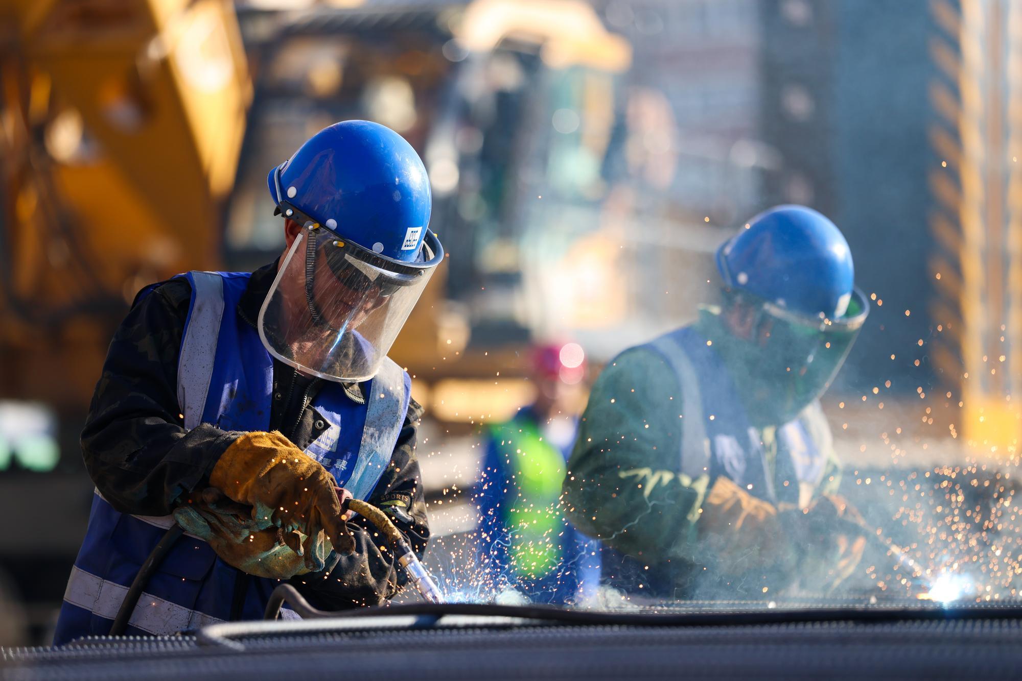 Xi Jinping, İşçi Bayramı'nda Çalışanları Unutmadı