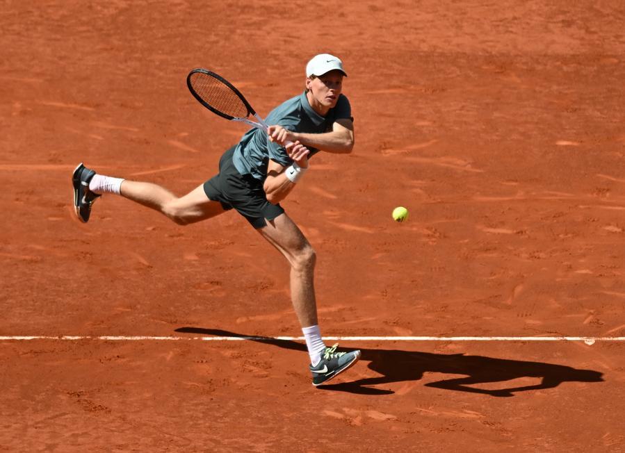 Jannik Sinner, Madrid Açık'ta Zverev ile Finalde Karşılaşacak