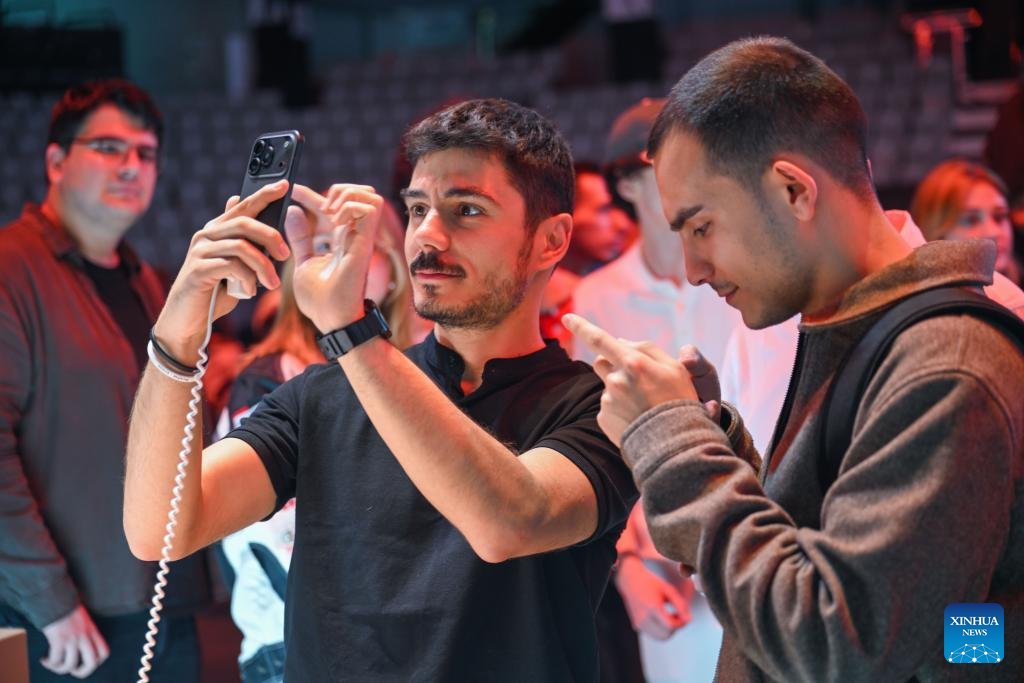 Honor, İstanbul'da yeni mobil telefonunu tanıttı