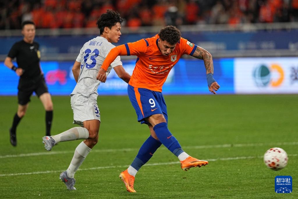 Shandong Taishan, Shanghai Shenhua'yı 4-1 mağlup etti