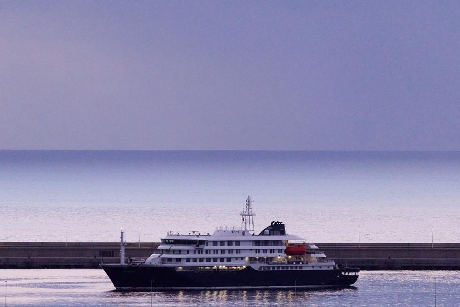 94 yolcu, MV Hondius gemisinden tahliye edildi