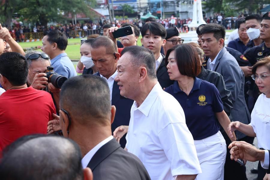 Thaksin Shinawatra, şartlı tahliye ile cezaevinden çıktı