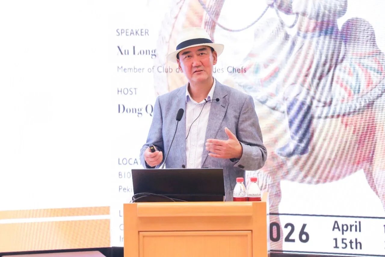 Şef Xu Long, İkna Edici Bir Gıda Tarihi Sunuyor