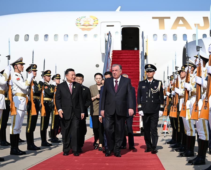 Tacikistan ve Çin'den Tarihi İlişki Gelişmeleri