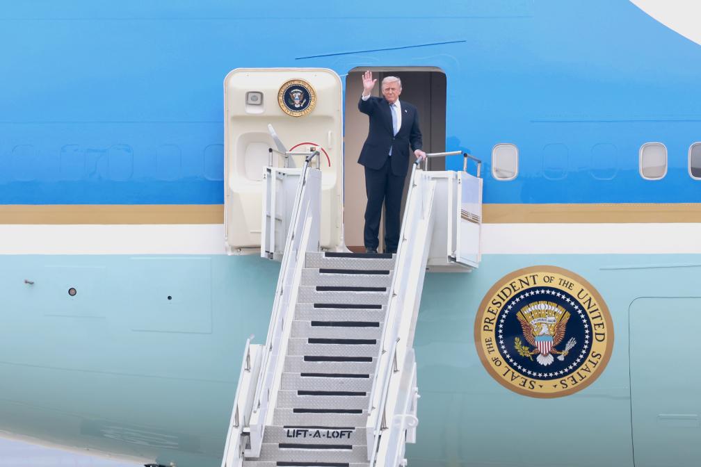Trump, Çin'deki Devlet Ziyaretini Tamamladı