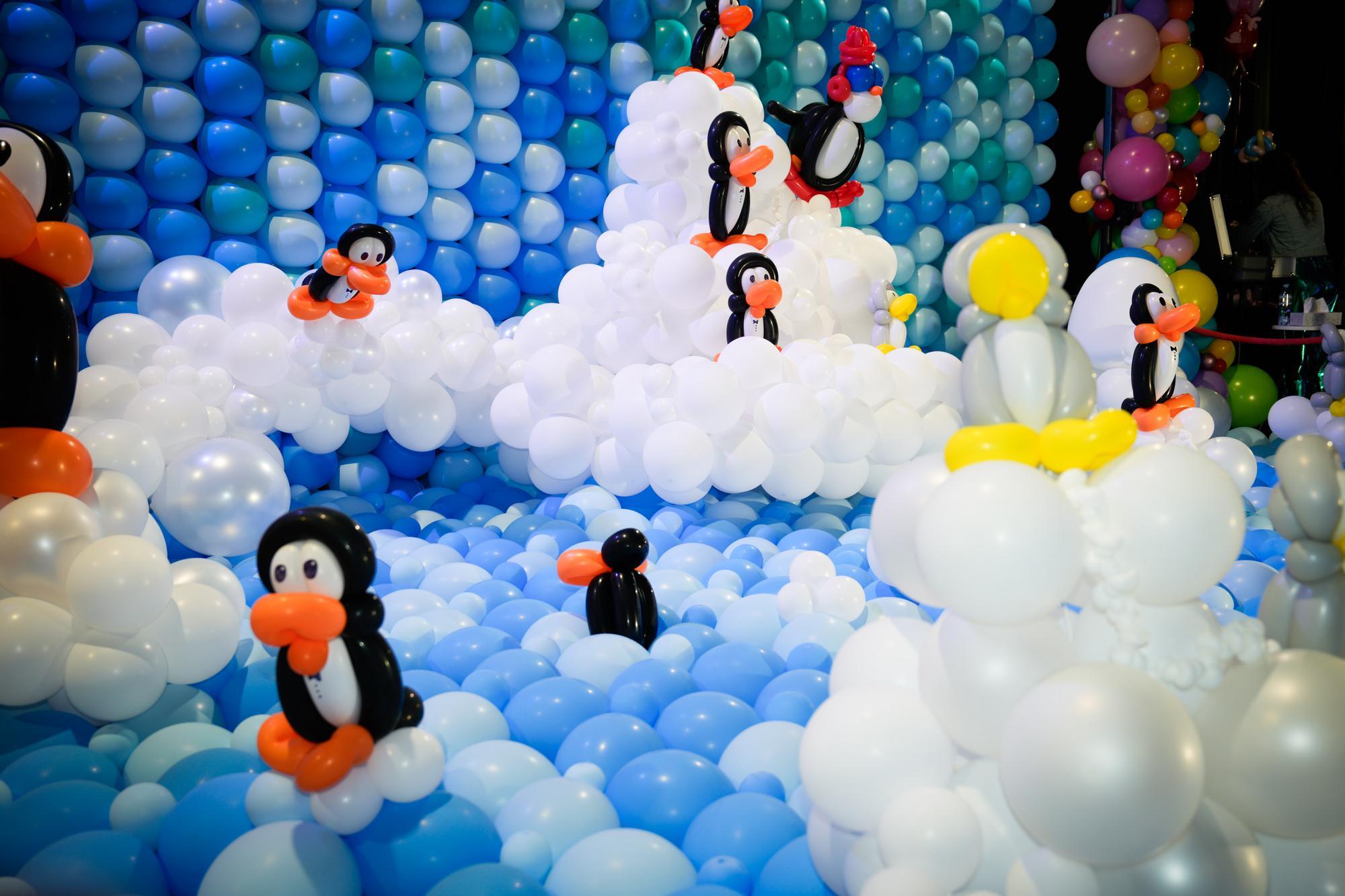 Varşova'da Dünya Balon Festivali'nde renkli enstalasyonlar