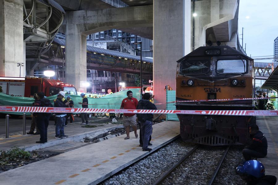 Bangkok'taki tren-bus kazasıyla ilgili soruşturma başlatıldı