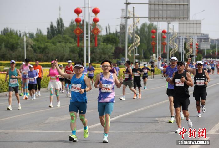 2026 Ningxia Yinchuan Maratonu coşkuyla başladı