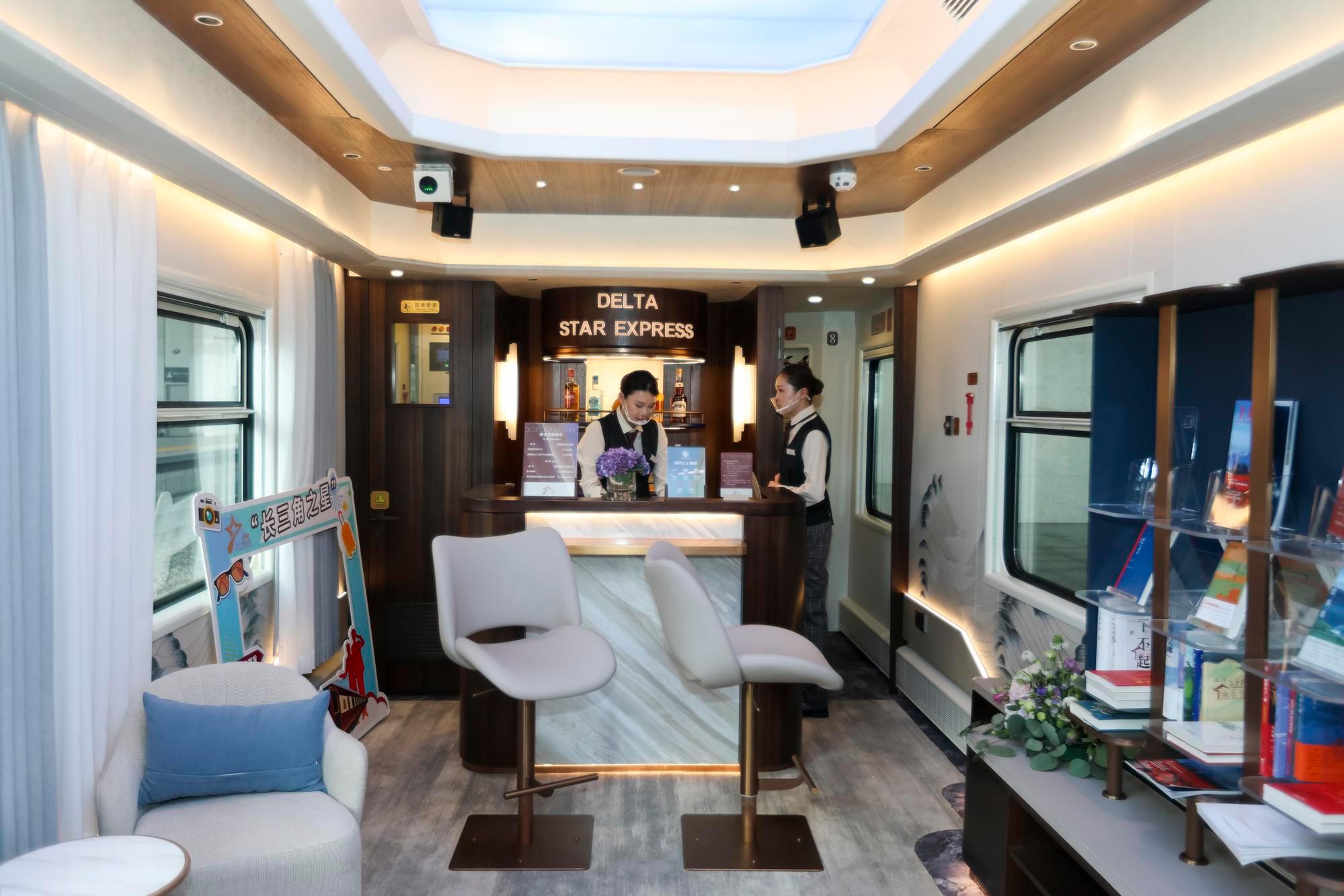 Delta Star Express, Şanghay'dan Uygur Bölgesi'ne Yola Çıktı