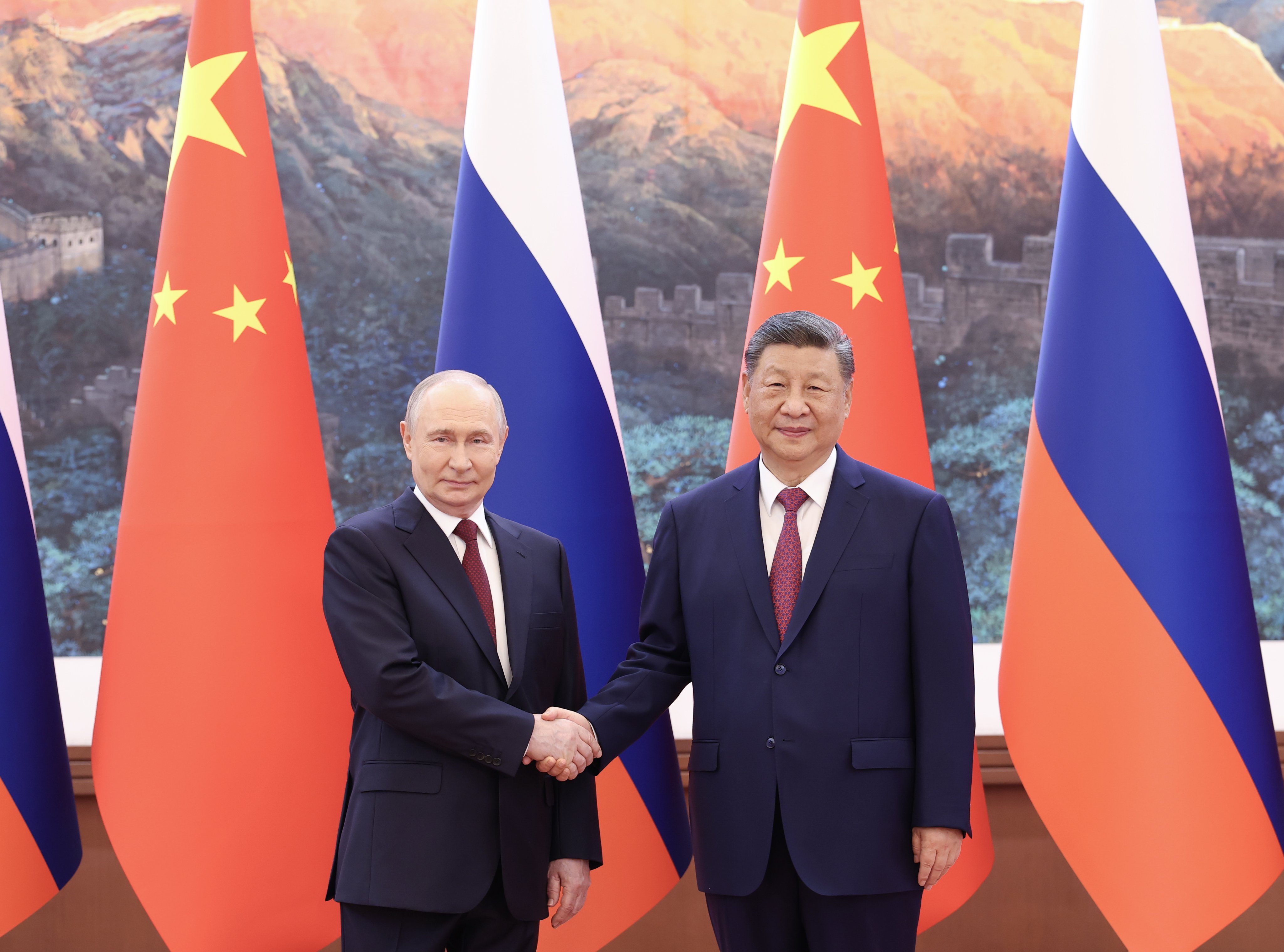 Xi Jinping ve Vladimir Putin büyük grup toplantısı gerçekleştirdi