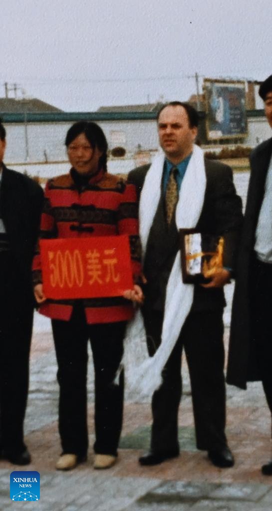 Yin Yuzhen, ABD'li Arkadaşına Ormanını Tanıtmak İstiyor