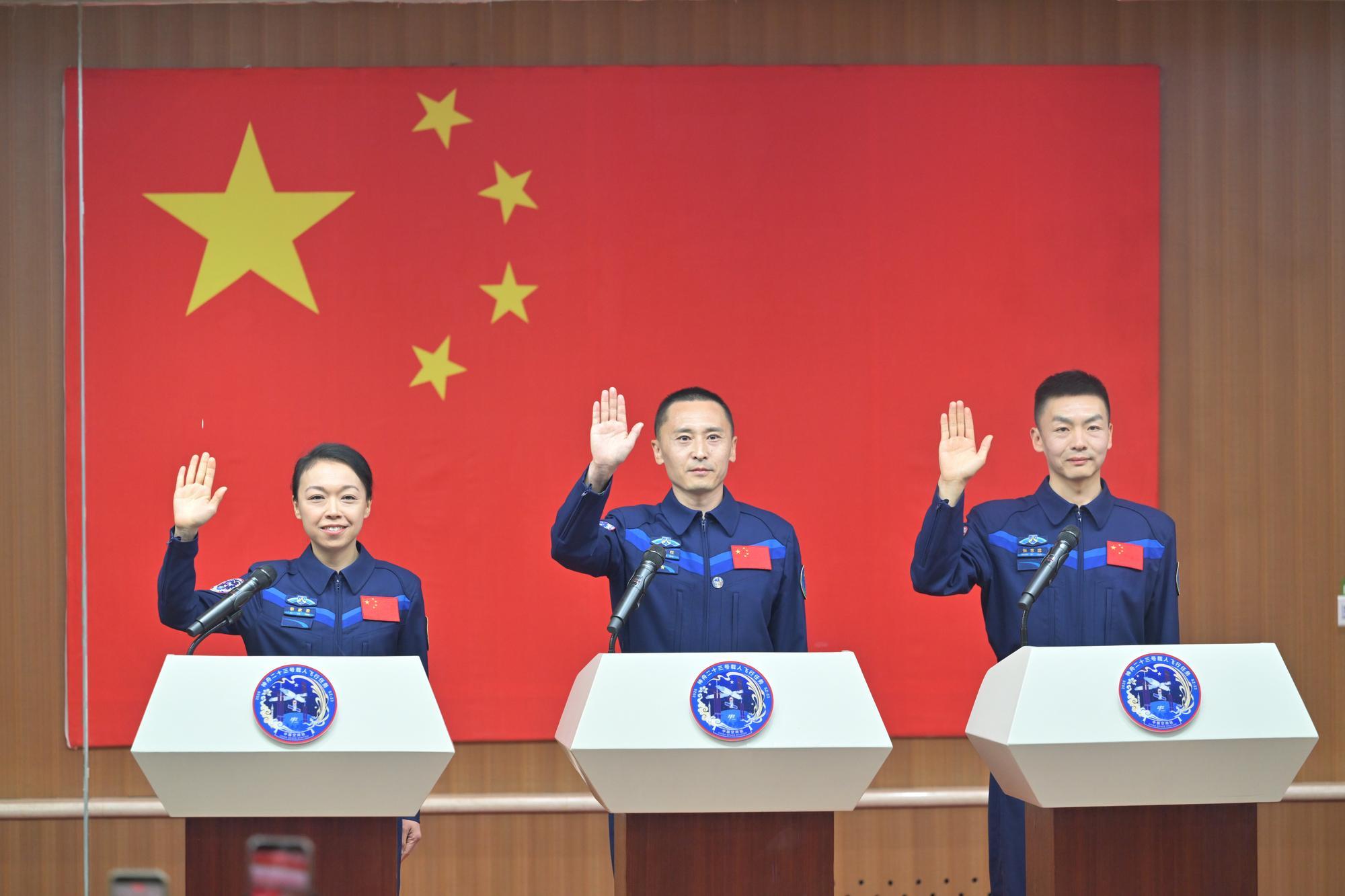 Çinli Astronotlar Shenzhou-23'e Hazırlık İçin Basın Toplantısı Düzenledi