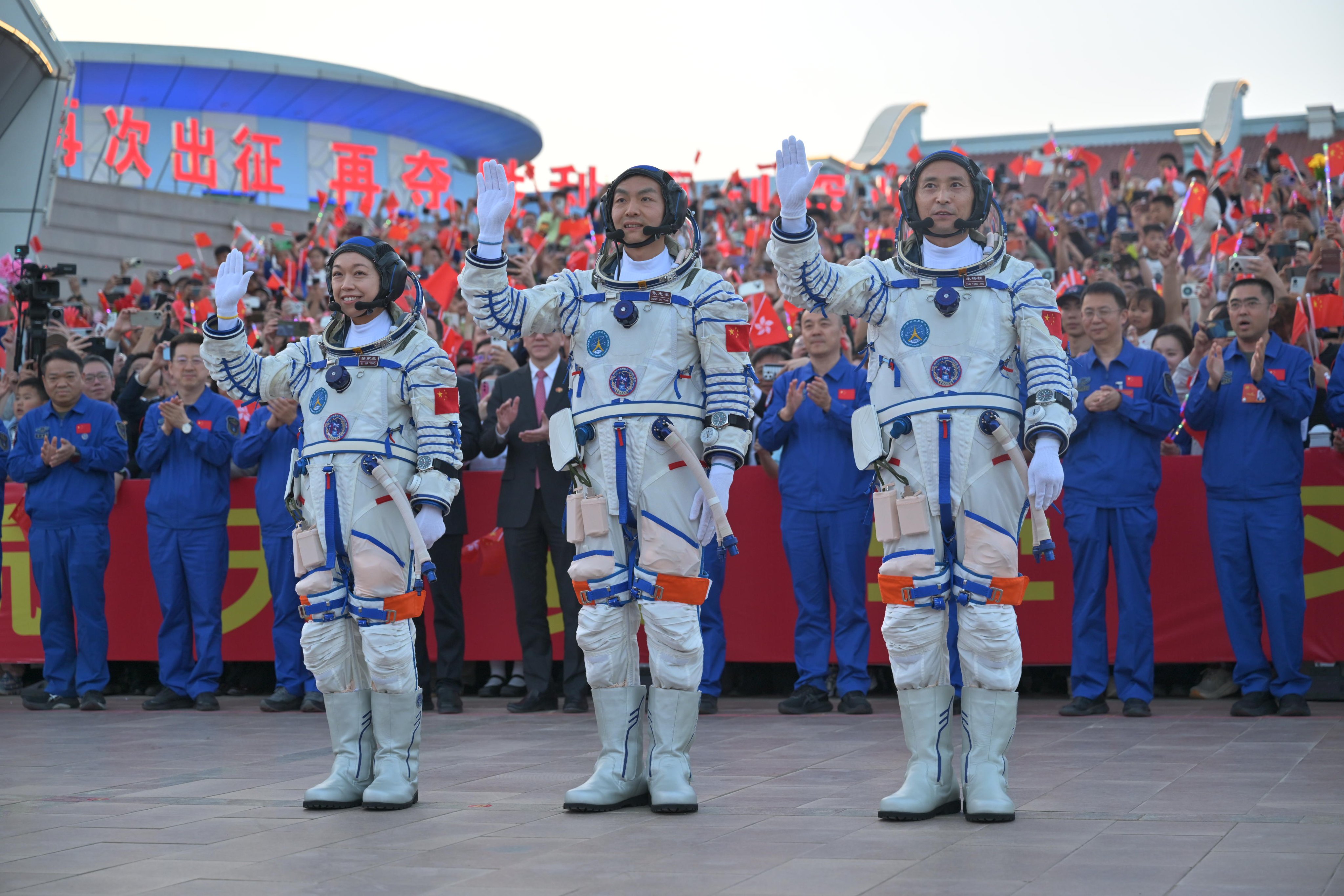 Shenzhou-23 Uzay Görevi Başladı, Kadın Taikonot da Var