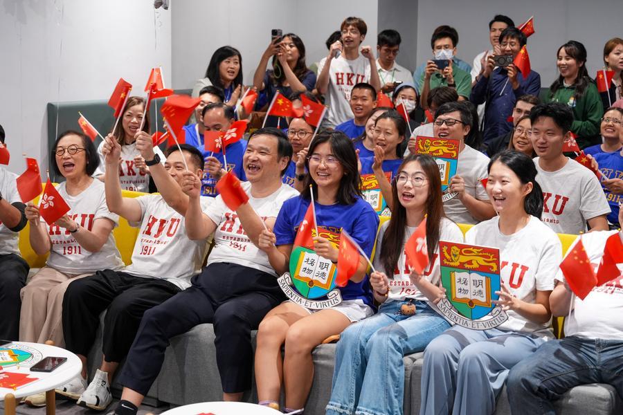 Hong Konglu astronot ulusal uzay misyonuna başladı