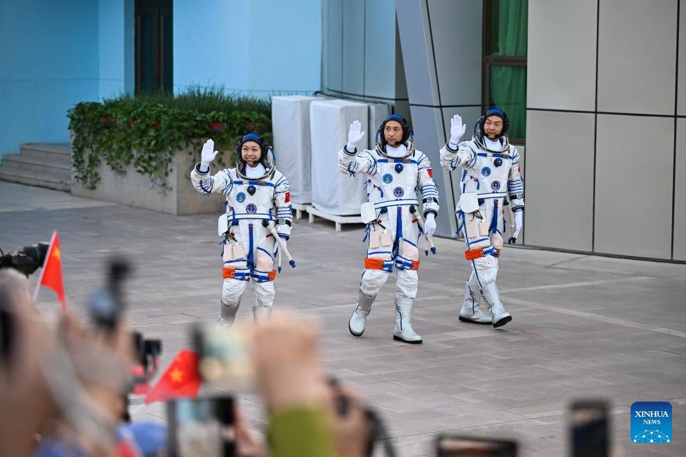 Hong Konglu astronot Li Jiaying tarihe geçti