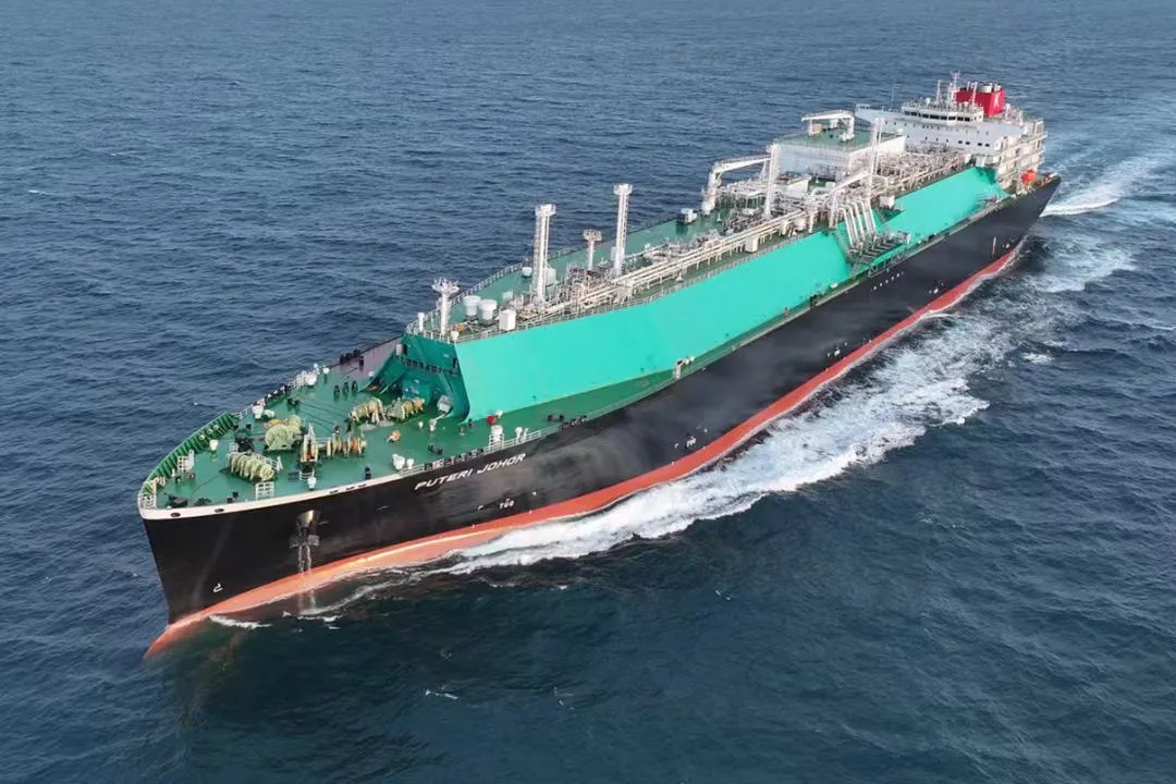 Çin, Yerli LNG Gemisini Teslim Etti