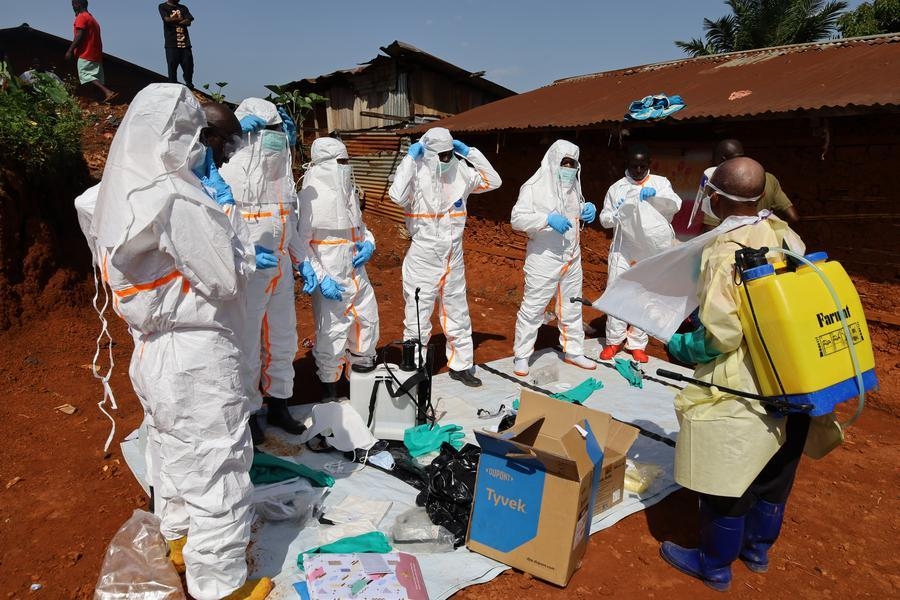 Ebola vakaları Demokratik Kongo ve Uganda'da 600'ü geçti
